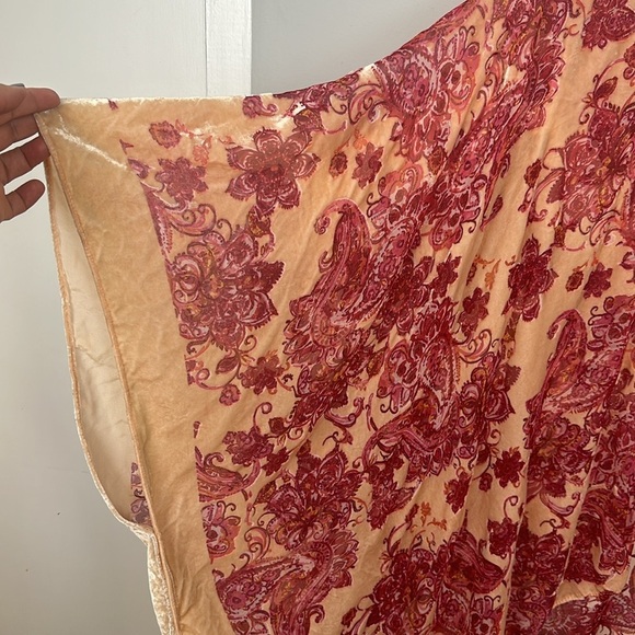 Torrid Velvet Paisley Burnout Ruana Kimono Open Front
Cardigan One Size - Picture 7 of 11